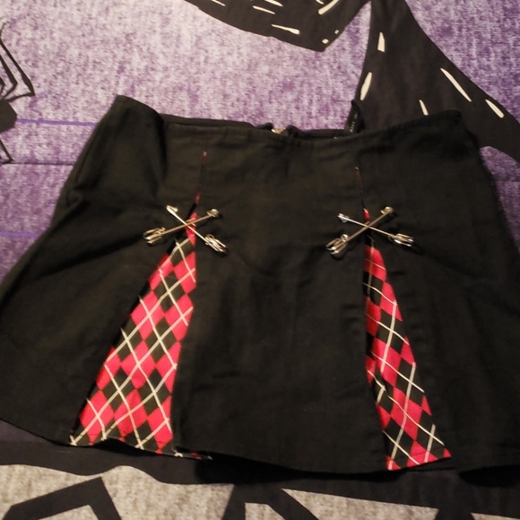 Hot Topic Dresses & Skirts - Black plaid skirt